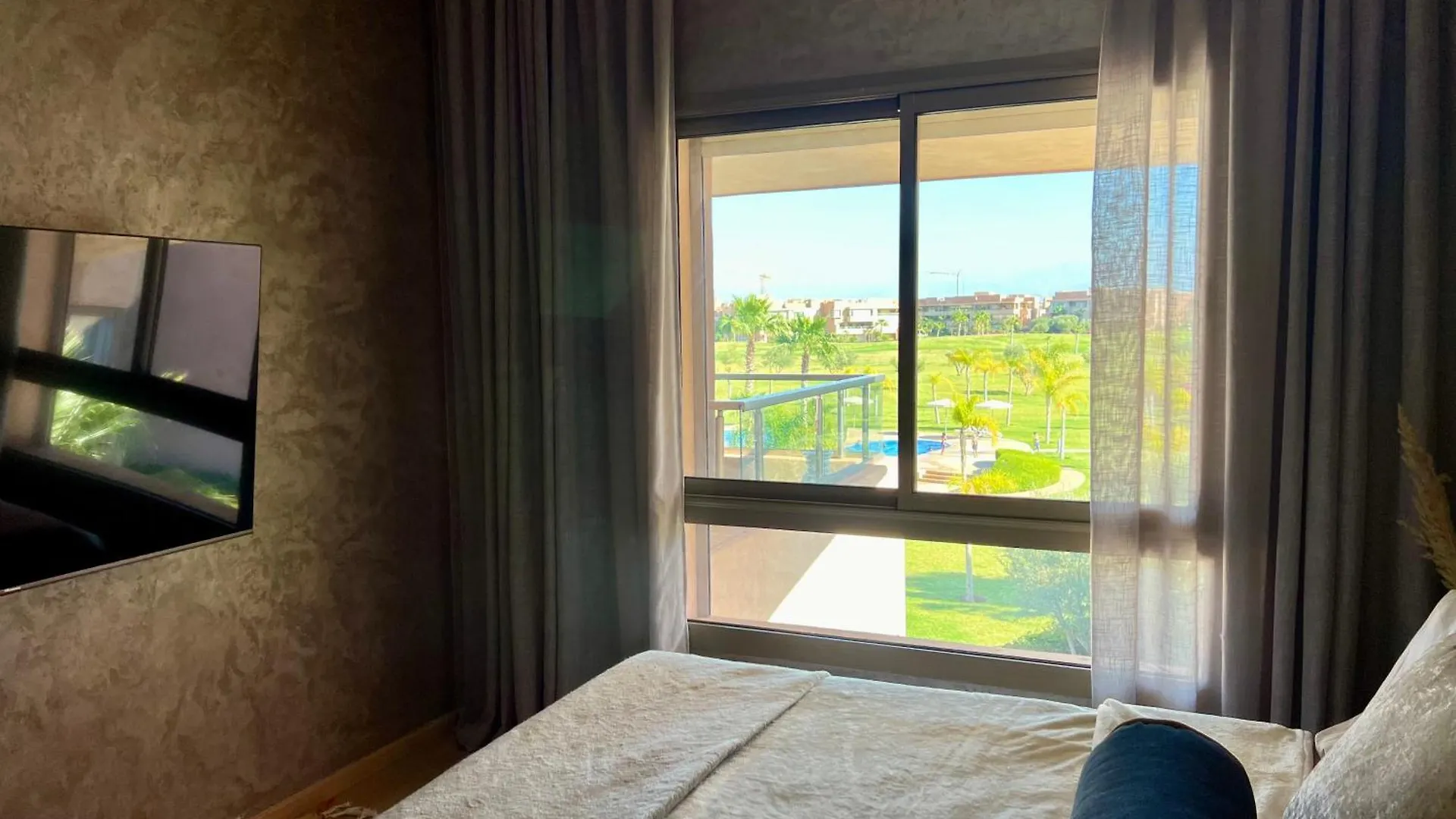Quiet Atlas And Pool View - Fiber Optic Internet Apartment Marrakesh